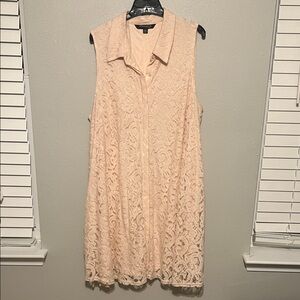 Sleeveless Lace Dress in blush pink